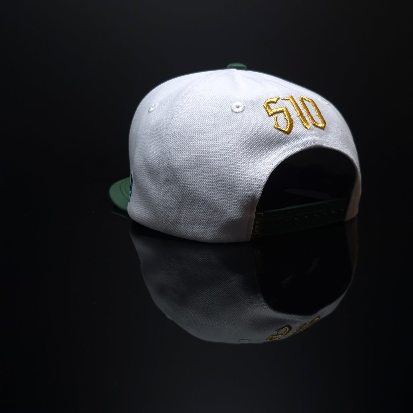 OAK • BAY AREA WHITE 04